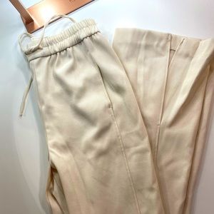 Zara pants never worn. In perfect condition. Neutral cream color is beautiful.